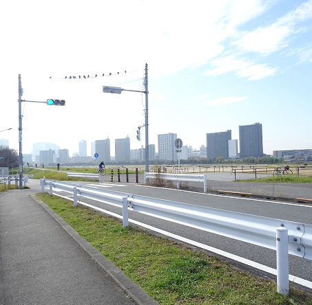 多摩川土手の様子③