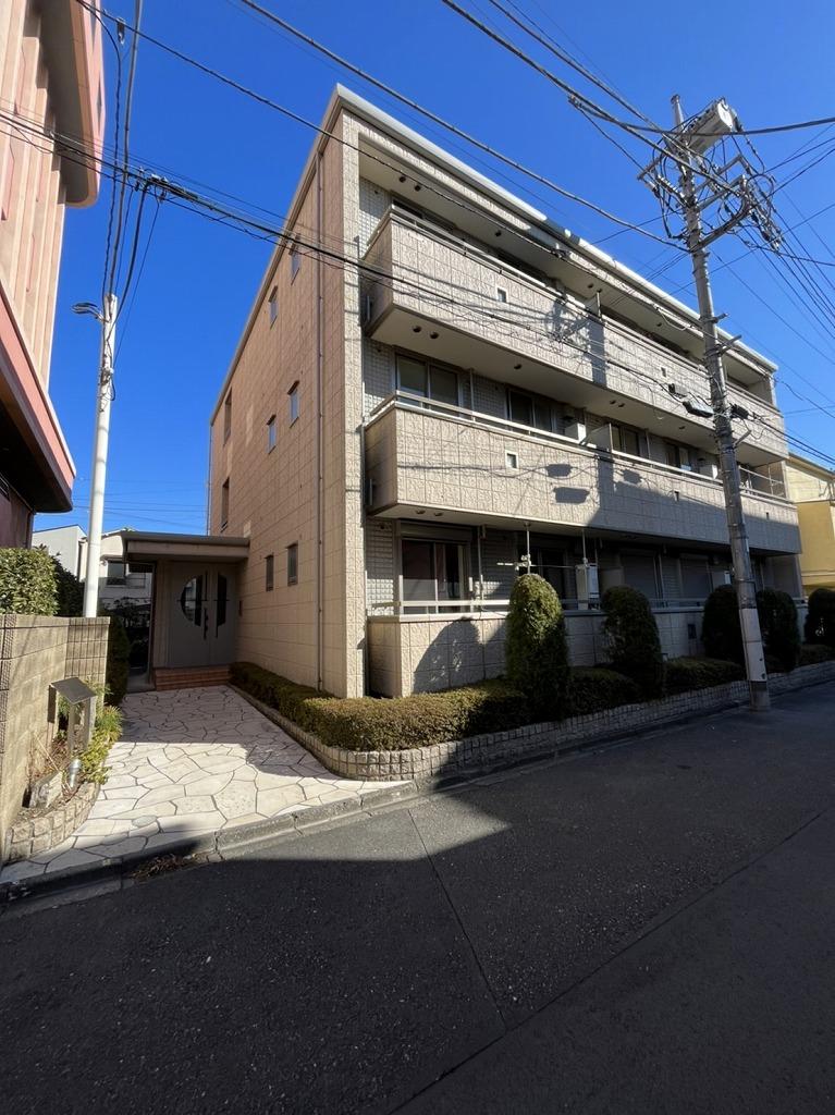 プレミアージュ久米川の外観写真です プレミアージュ久米川 外観写真